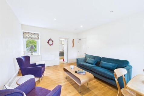 Sitting Room &amp; Dining Area