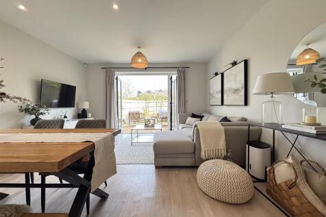 Coolhurst lounge 3.jpg