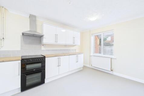 CAM01909G0-PR0454-STILL004