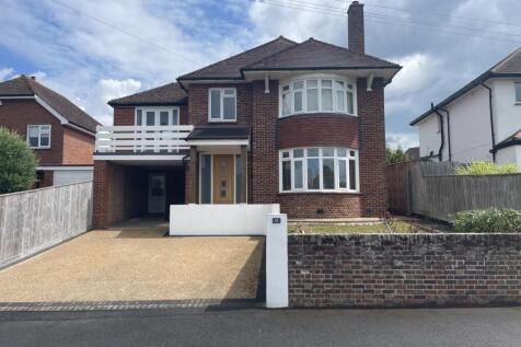 12 Roundhill Close,