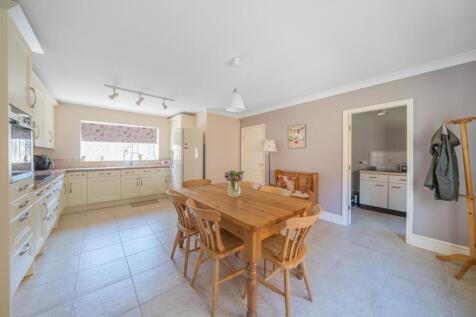 1335773-3-6896724bd6c53