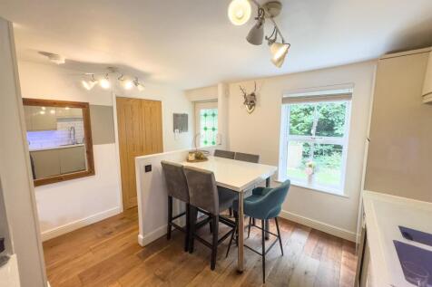 Kitchen Diner (2).jpg