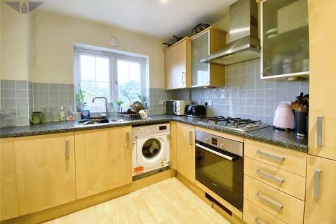Fircroft Road, Englefield Green, Egham, Surrey, TW20 photo 3