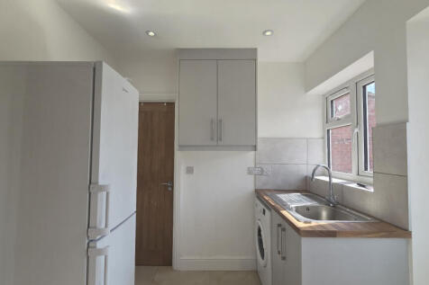 Northern Road, Slough, Berkshire, SL2 photo 5