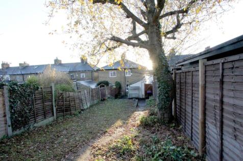 IMG_6947 garden rear.jpg