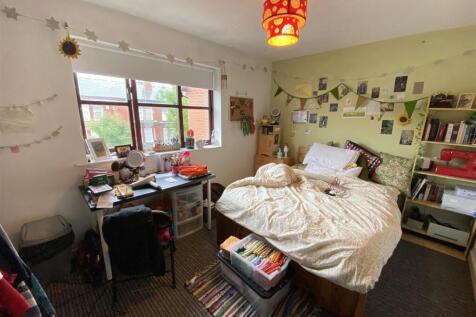 Greton Close, Longsight, £145pppw photo 5