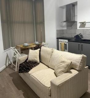 Living room 2.jpg