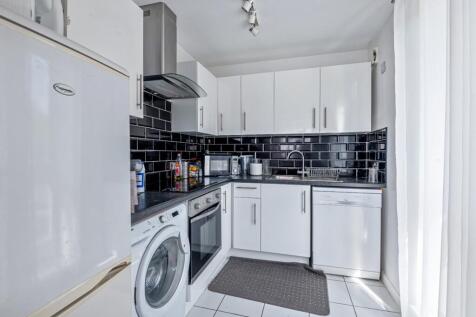 Aberdale Court, Garter Way, SE16 photo 3