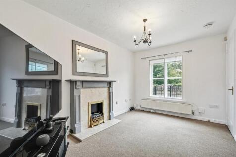 Lounge to window.jpg