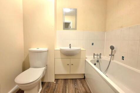 Haverhill Grove, Wombwell, S73 photo 4