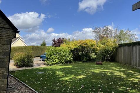 Front garden.jpg