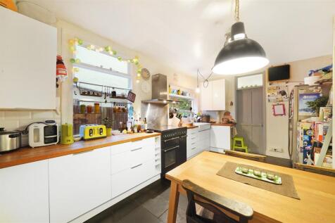 97 Davenport Road - NAHOx4UkeLgdzkraEiU3.jpg