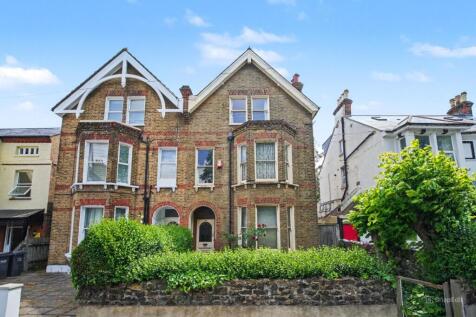 200 Woodside Green, South Norwood, London, SE25 5EW