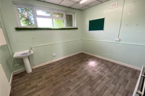 Retail Property (high street) to rent Image 3