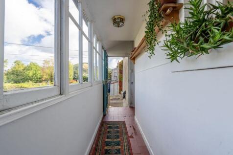 3 bed, 2 bath Flat in Leeds - Photo 5