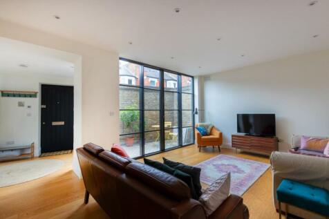 Ashbourne Grove 1B, W4 PH08.jpg