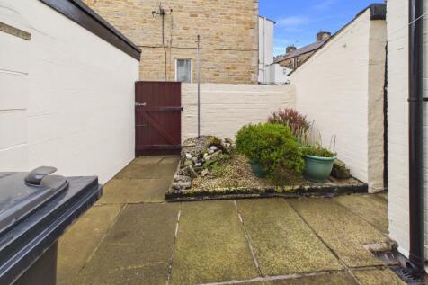 CAM02093G0-PR0109-STILL025