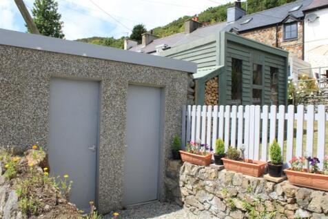 STORAGE/UTILITY ROOM