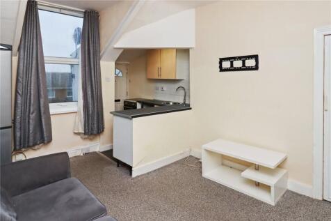 Lounge / Kitchen