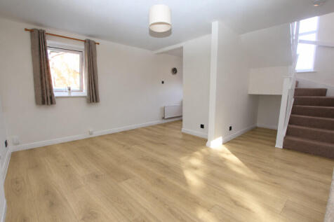 Wroxham Close, Chester photo 3