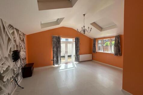 Cherry Tree Walk, Stretford, M32 photo 3