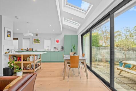 Dining/Kitchen