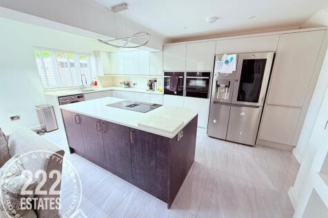 PHOTO-2025-06-13-14-37-41 (25).jpg