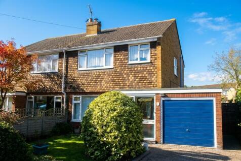 3-bed semi-detached on Hurtwood Road, Walton-on-thames, Surrey, £1,999/mo