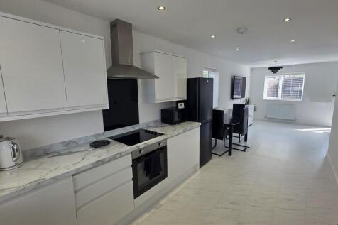 George Street, Heywood, OL10 4PW photo 4
