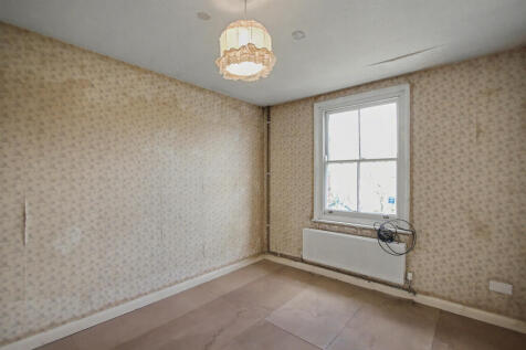 Flat B, 150 Villiers Road, London NW2 5PU