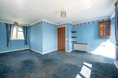 104 Lansdowne Way-10.jpg