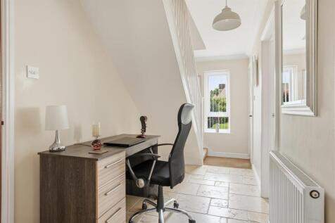 21 Arbour Close 2364-6.jpg