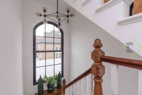 121 Friern Park, London, N12 9LH-33
