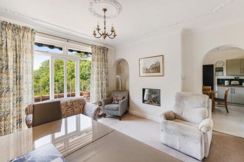 4 bed, 2 bath Detached in Bristol - Photo 7