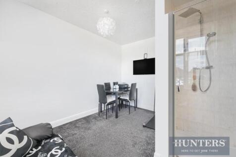 LANGLEY AVENUE (1).jpg