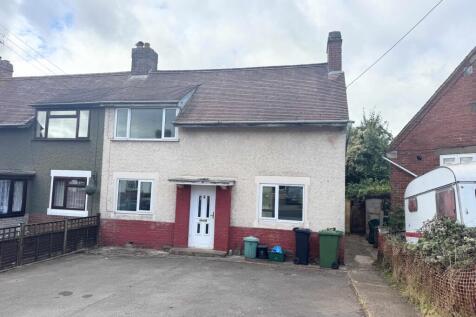 3-bed semi-detached on South Road, Lydney, £975/mo