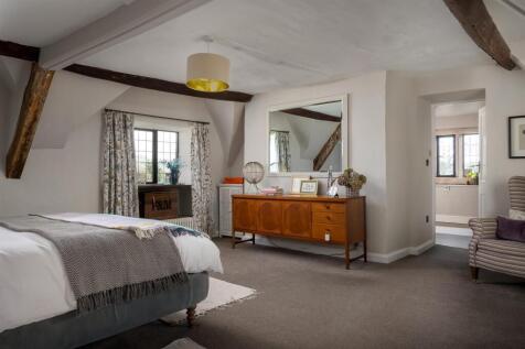 56 - Dowmans Farmhouse - GL53 9QY - Web.jpg