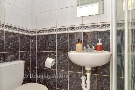 Shower Room B