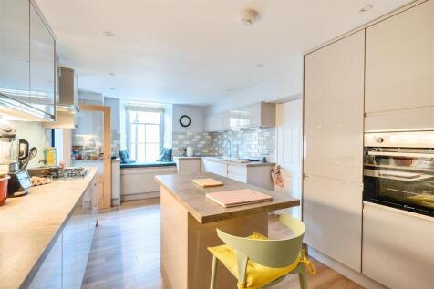 Kitchen / Breakfast Room