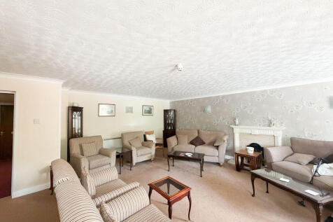 COMMUNAL LOUNGE