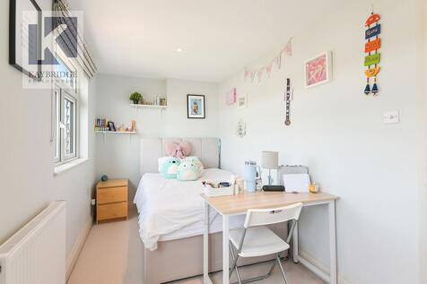 Bridgewood Road, Worcester Park - KT4 8XS