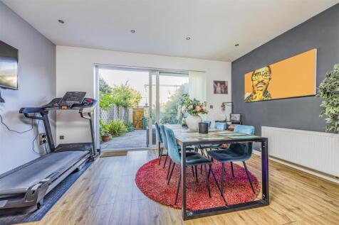 10 Admiral Square, Nelson Road, Southsea-PorticoMa