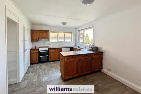 Linden Walk, Prestatyn, LL19 photo 3