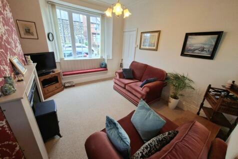 LIVING ROOM/SNUG