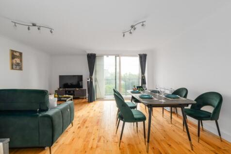 Reception Room (2)