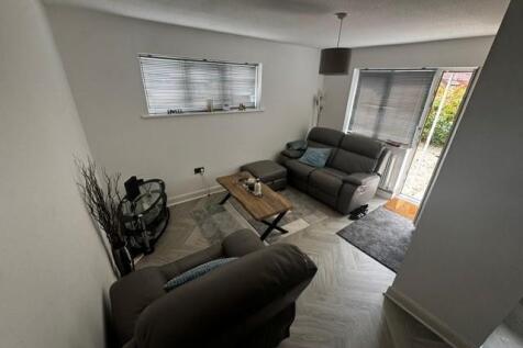 22 herstone new pic lounge.jpg