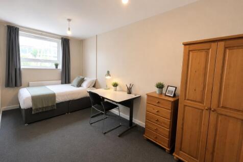 Bright, spacious room with great study desk...