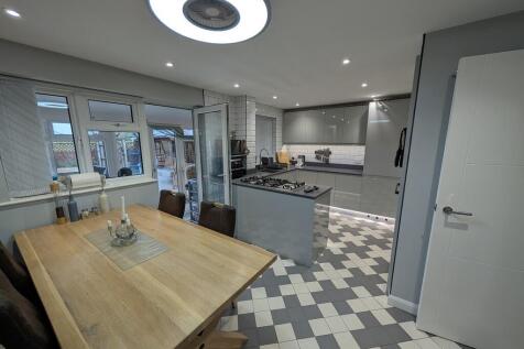 PXL_20251003_0943...