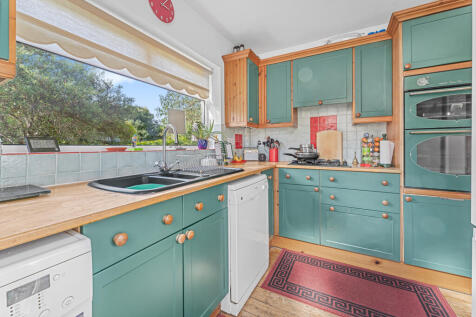 8 Newlands Close-21
