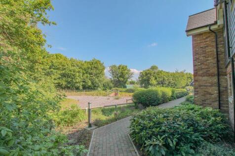 Humphrey Place, Clay Lane, Chichester photo 4